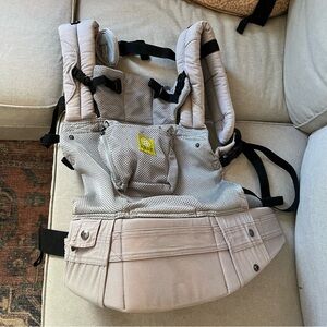 Lillebaby Carrier